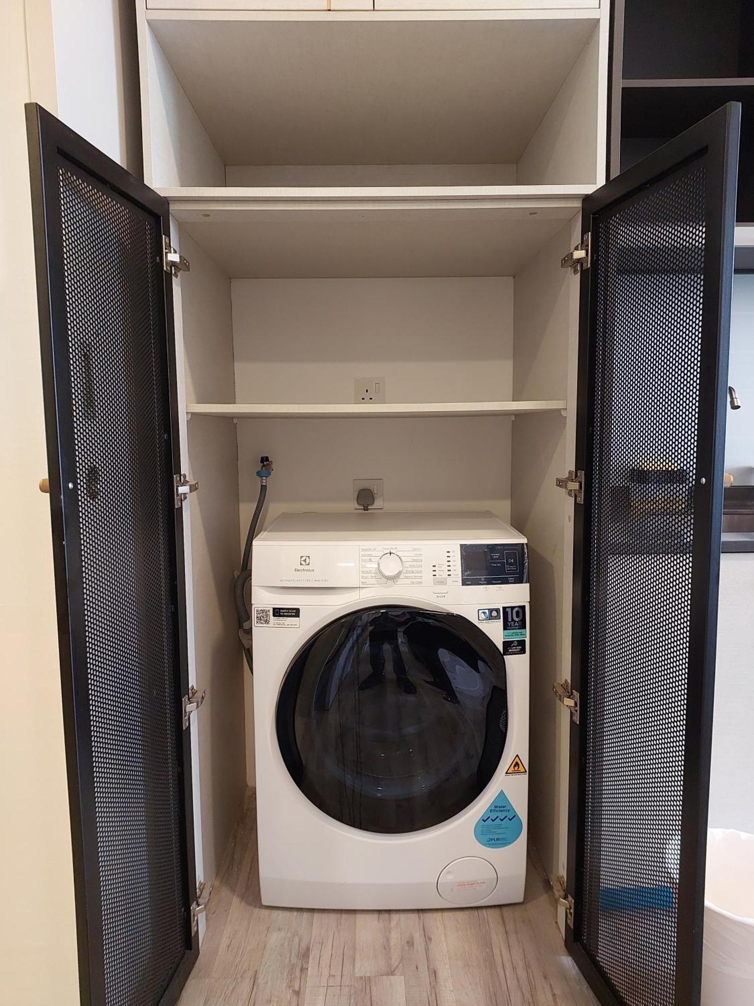 Millerz Square By Mykey Apartment Kuala Lumpur Ngoại thất bức ảnh A washing machine in a laundry room