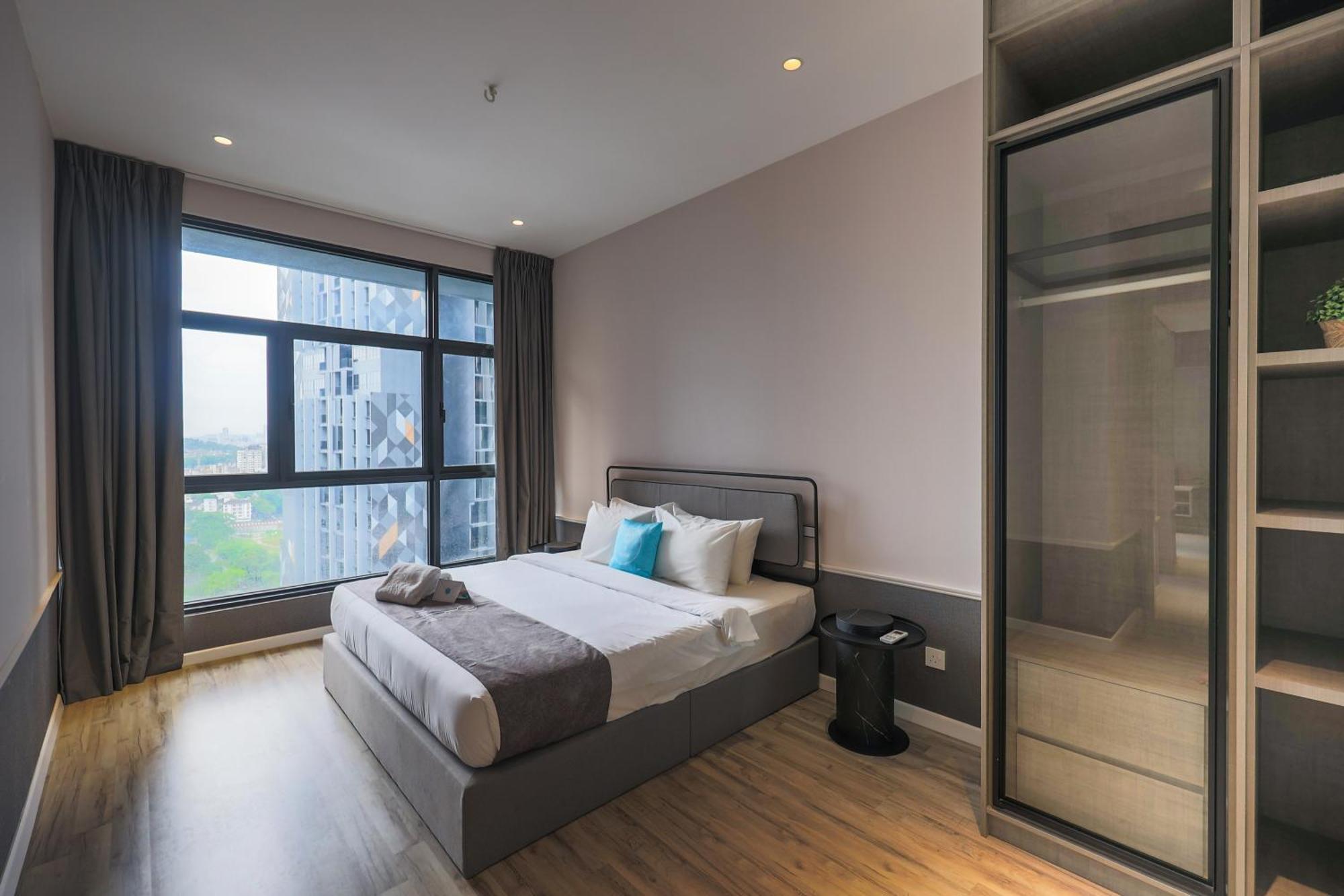 Millerz Square By Mykey Apartment Kuala Lumpur Ngoại thất bức ảnh A bedroom at the hotel