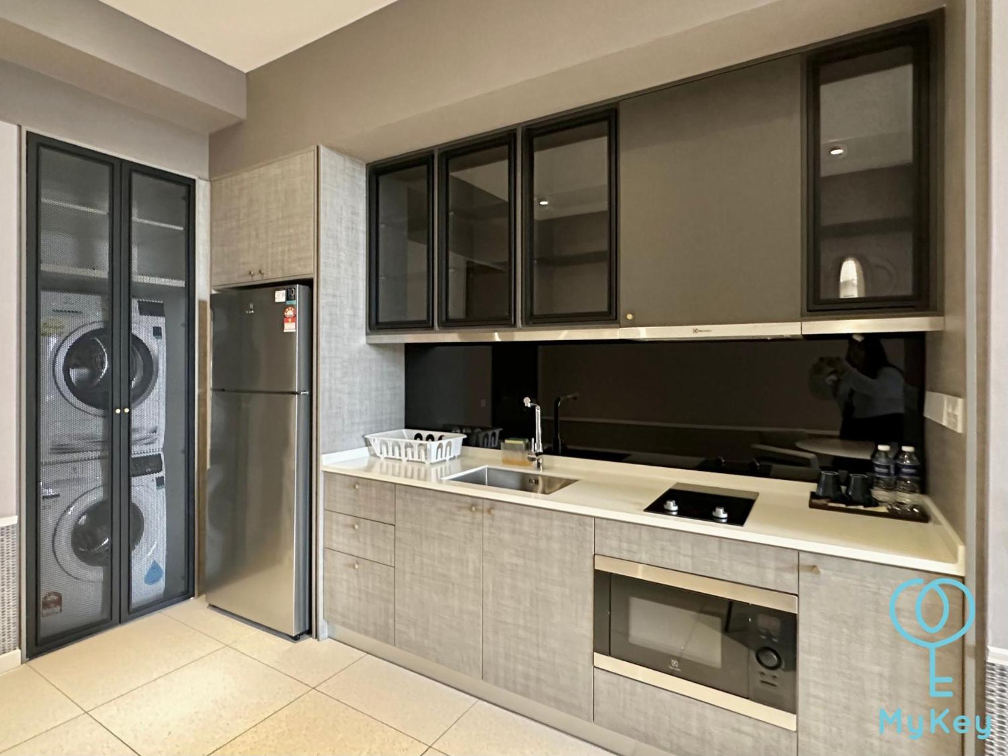 Millerz Square By Mykey Apartment Kuala Lumpur Ngoại thất bức ảnh A wet kitchen in a condominium in Malaysia.